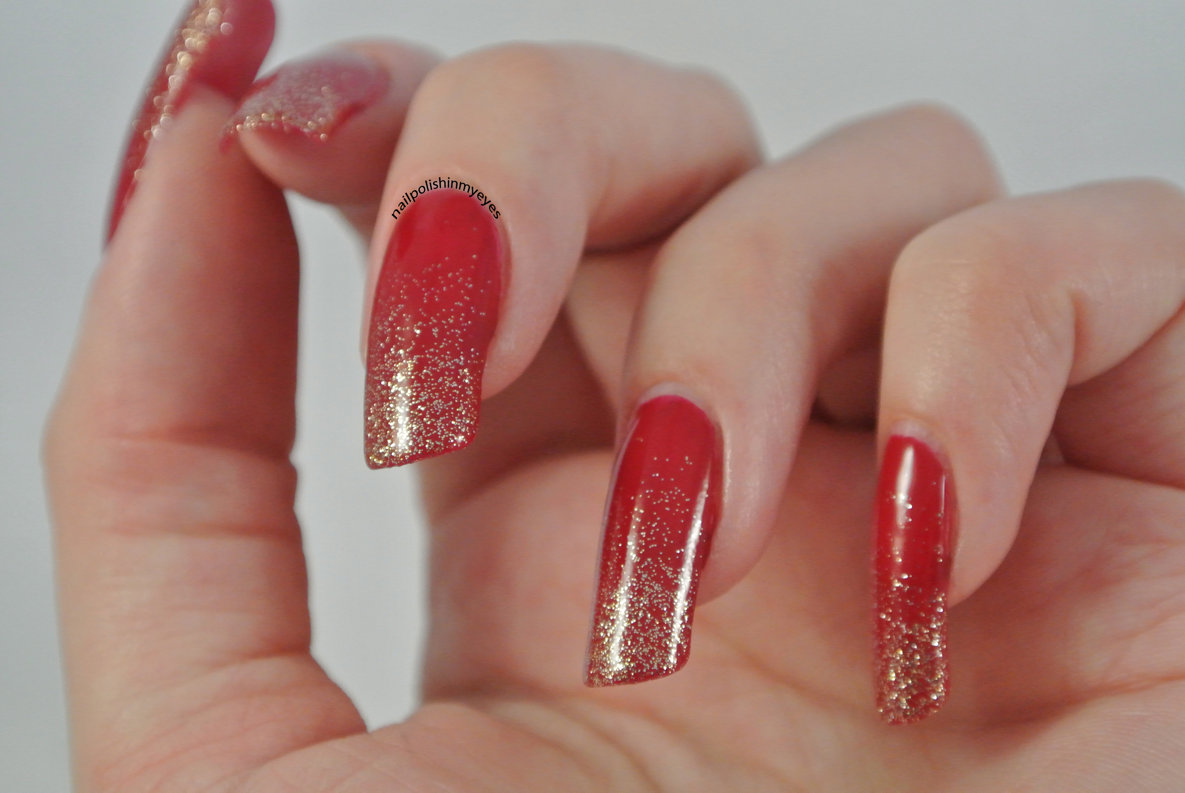 Red and Gold Glitter Nail Art Ideas - wide 6