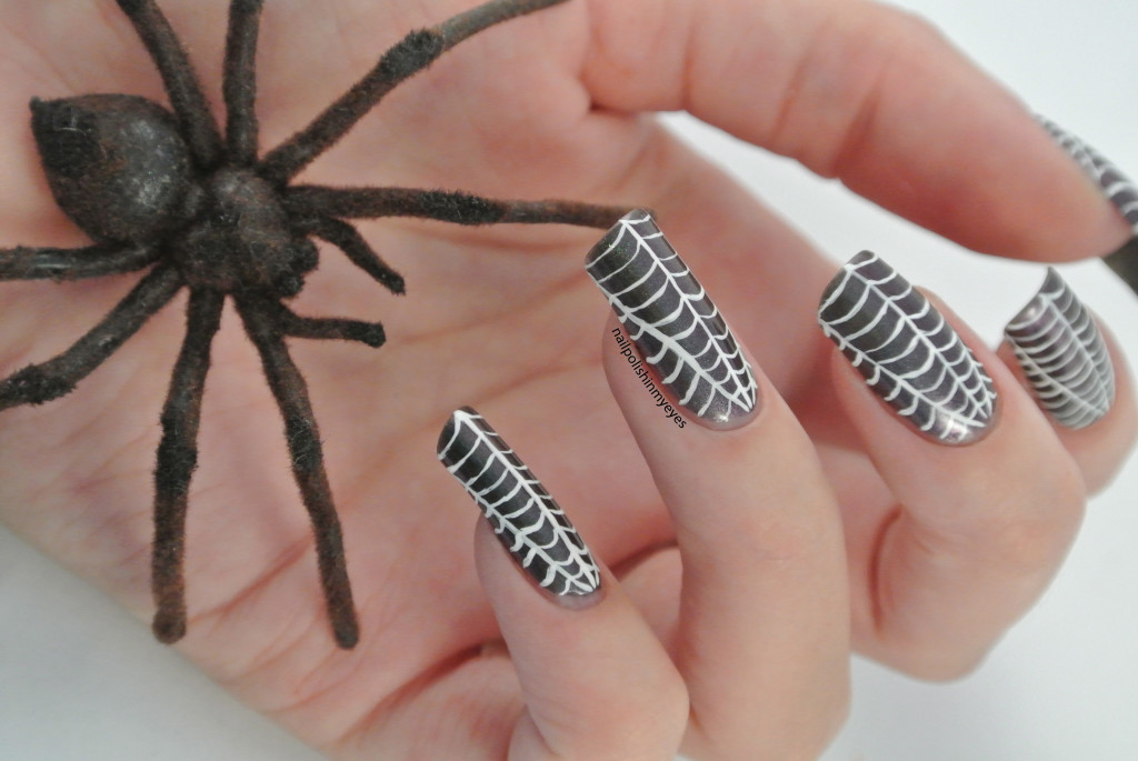 Halloween-cobweb-spinnenweb