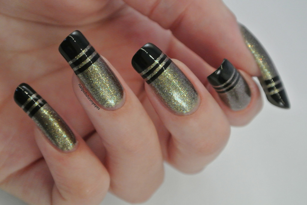 French-Tips-Black-Stripes1