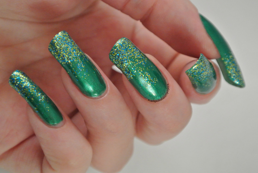 Green-Christmas-Glitter-Gradient-1