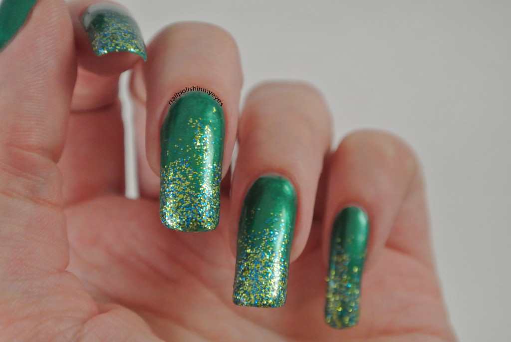 Green-Christmas-Glitter-Gradient-1.3