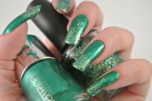 Green Christmas Glitter Gradient