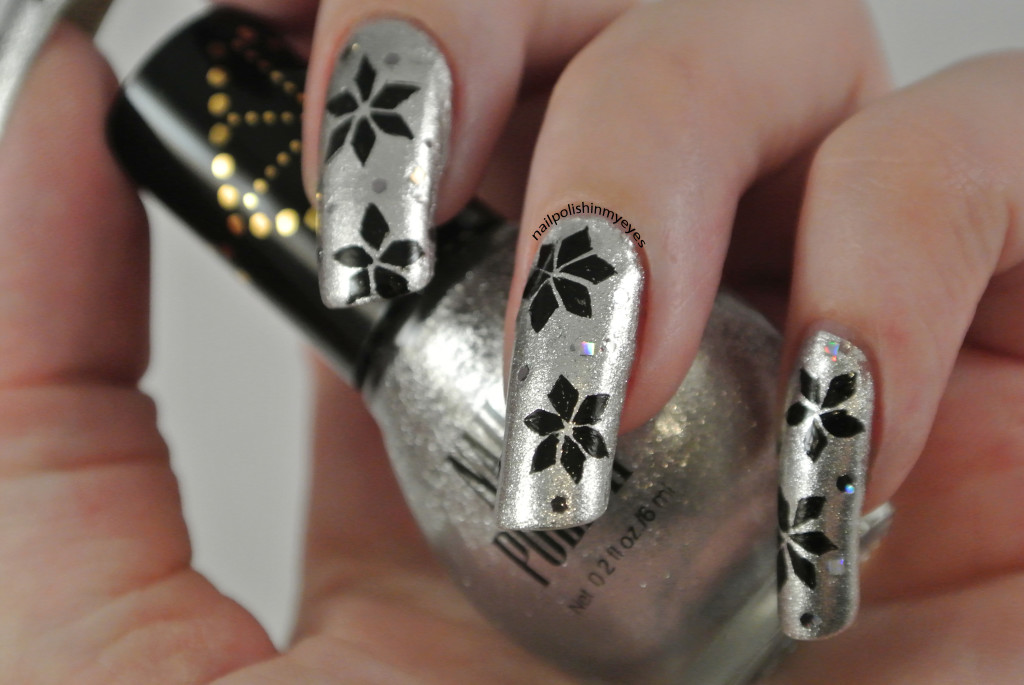 Silver-Black-Christmas-Star