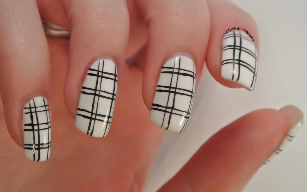 White-Black-Stripes-1.2